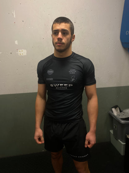 FOUNDER Rashguard - black